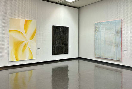 現代美術展会場