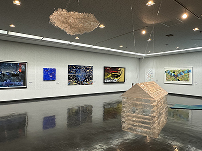 現代美術展会場